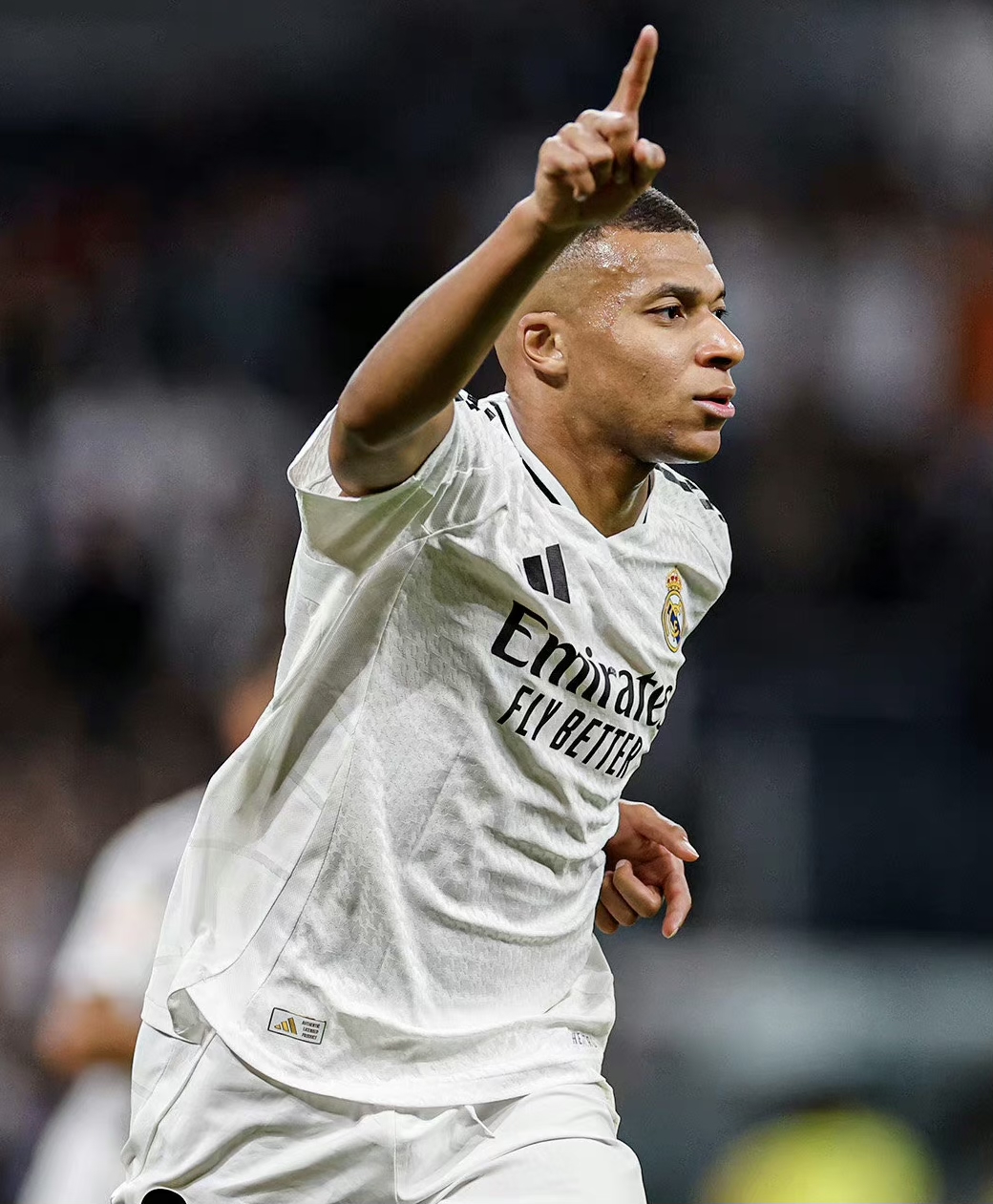 九游体育下载关于巴塞罗那不断突破！，姆巴佩连续十二场比赛得分超过晋级下一阶段赛场气氛高涨的信息