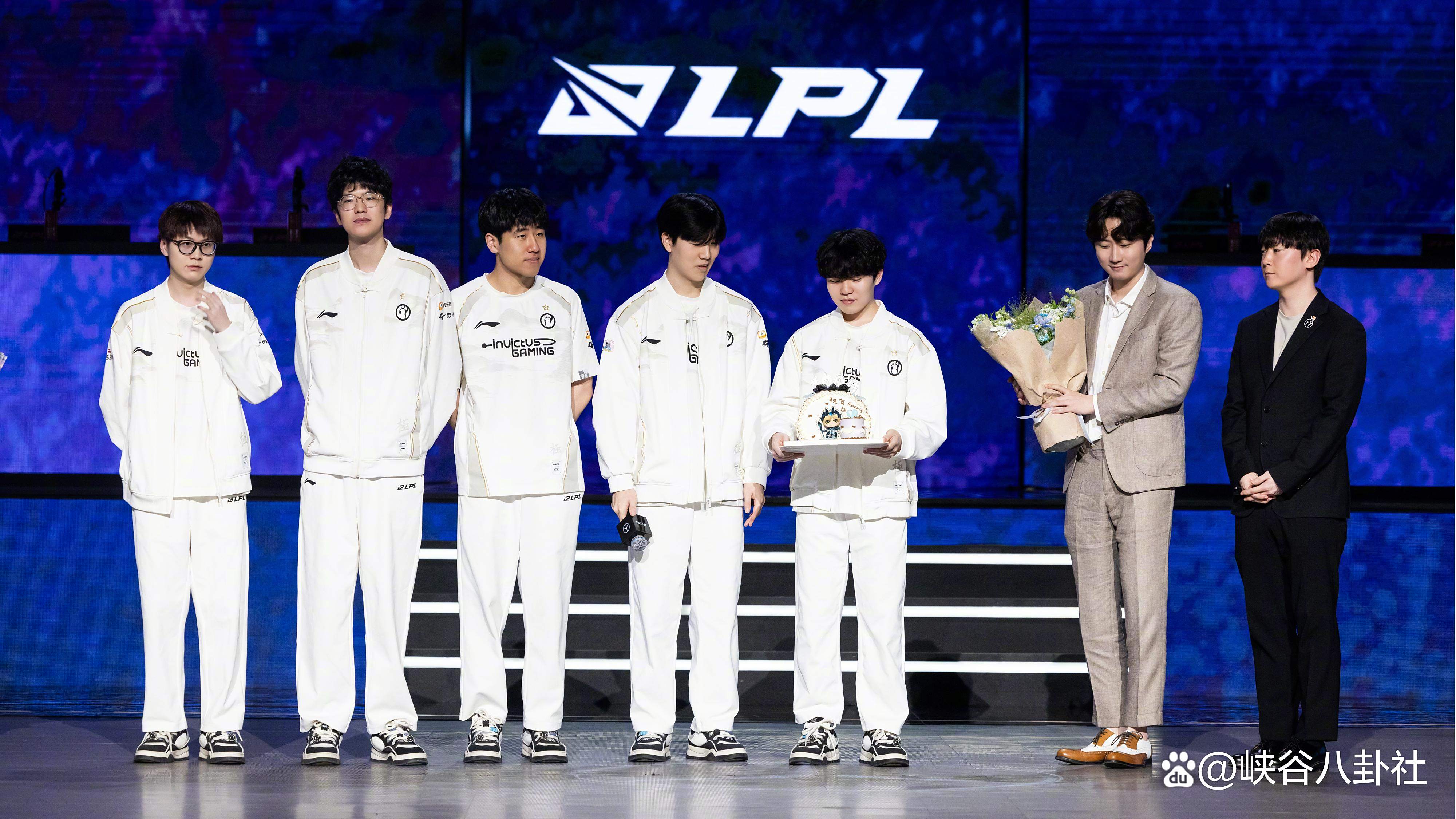 九游体育app战术调整引发热议！，Rookie在IG比赛中战术调整上演精彩一战(ig战队rookie去哪了)