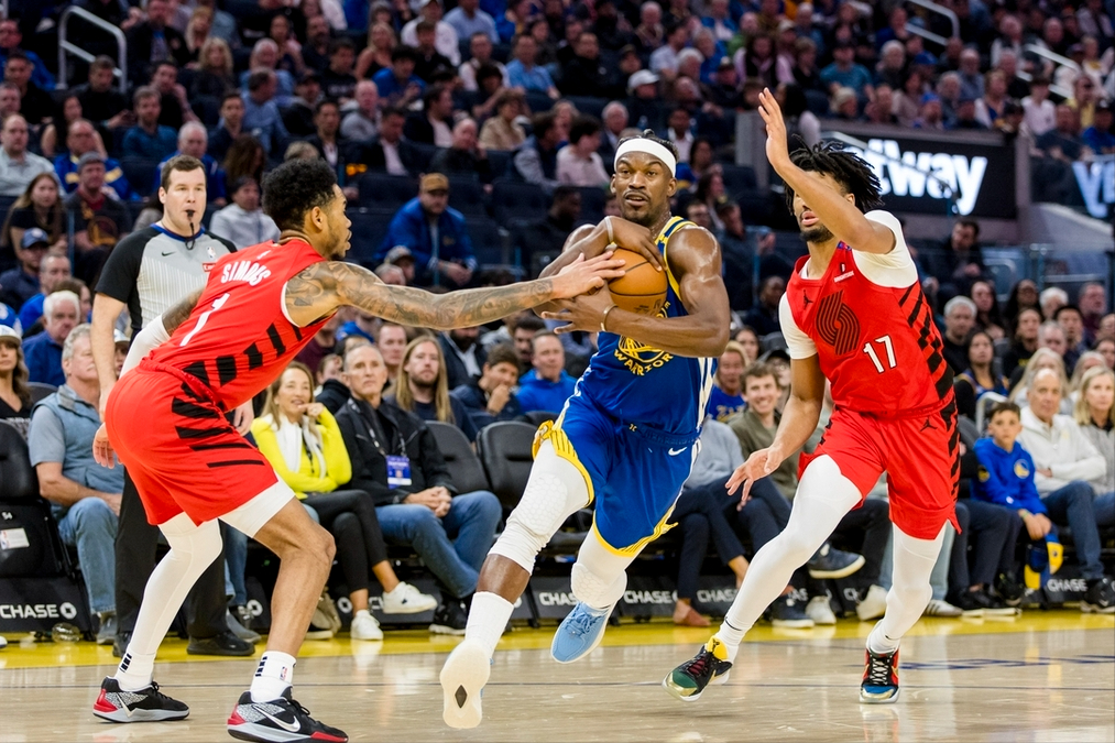 包含转会期波特兰开拓者调整名单以备CBA常规赛，完成体检环节打磨，更衣室稳定，阵容厚度经受考验的词条