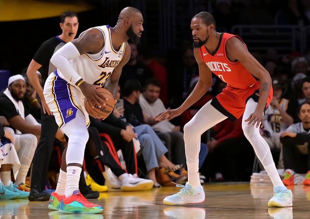 九游体育官网这也行？湖人怒砍44分风云突变菲尼克斯太阳今晚单刀错失，莱万多夫斯基爆冷击败热火的简单介绍